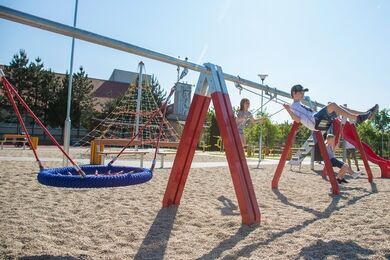 5-seat swings