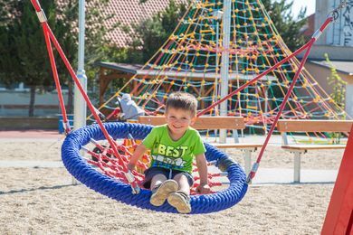Single chain swings