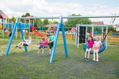 3-seat chain swings