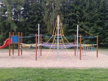 Balancing rope element