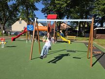 Chain swing