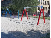 Chain swing
