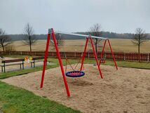 Chain swing