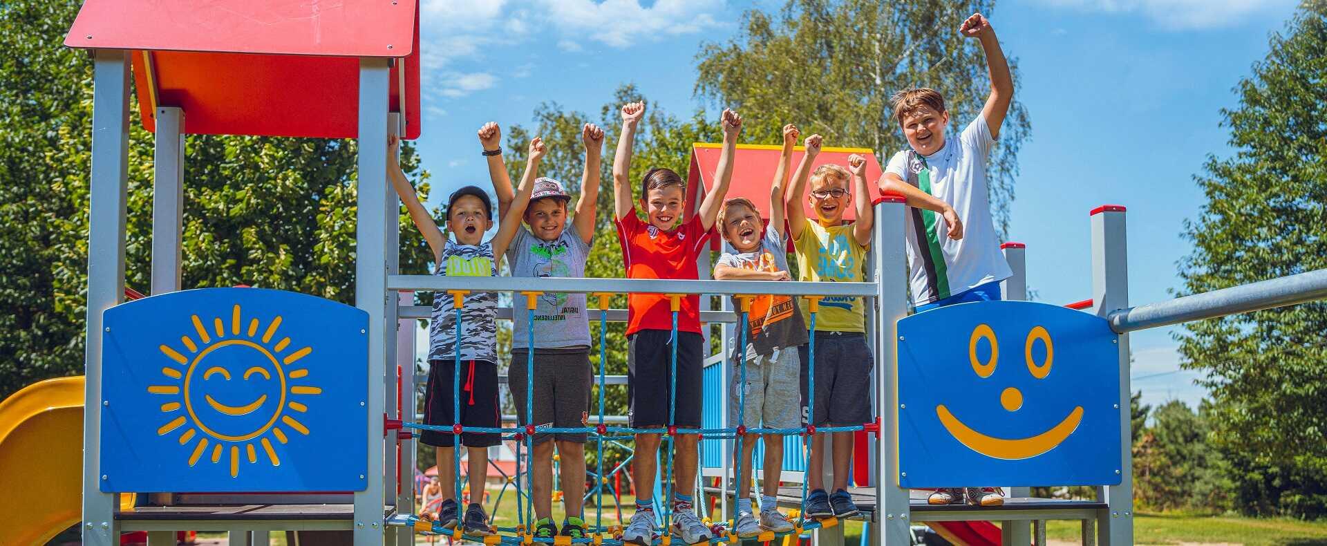 Žaidimų aikšelės visoms kartoms